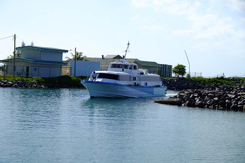 Silhouette island navetta